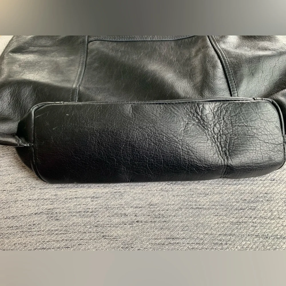 Oversized Boho Laura do Maggio Large leather tote. Black leather. Gently used